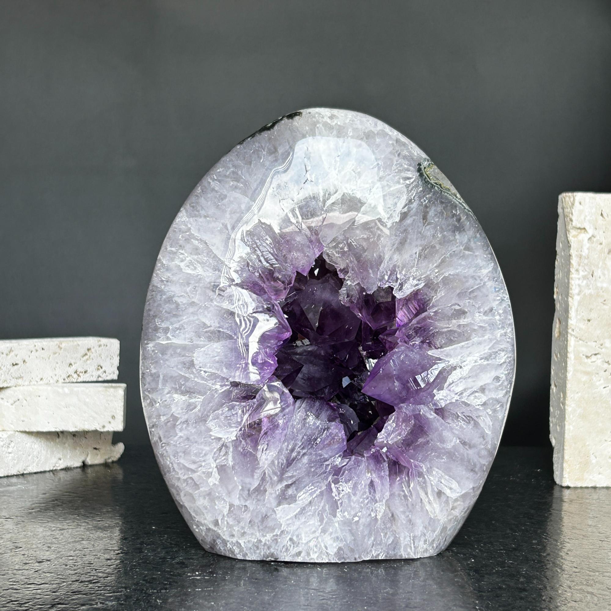 High Quality Amethyst Geode, Statement piece for collectors, Large