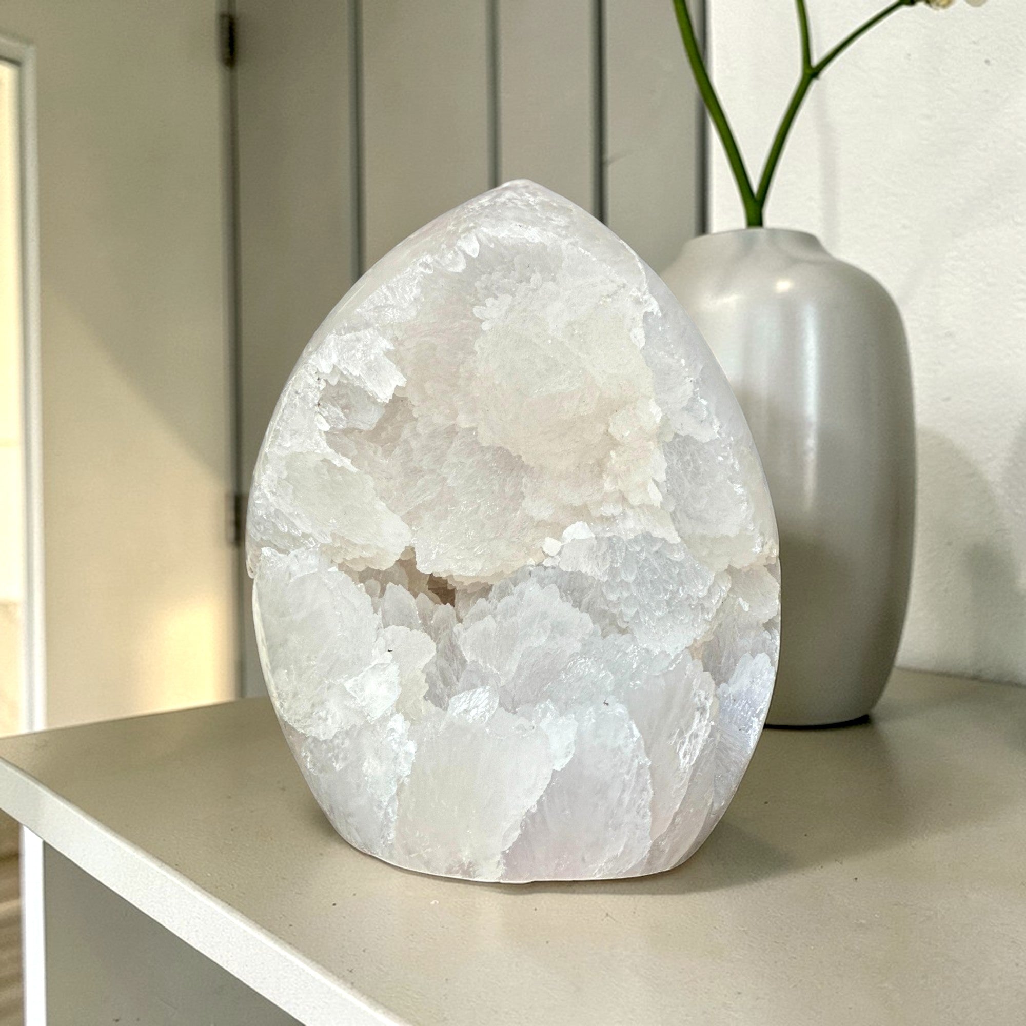 white-quartz-crysatal
