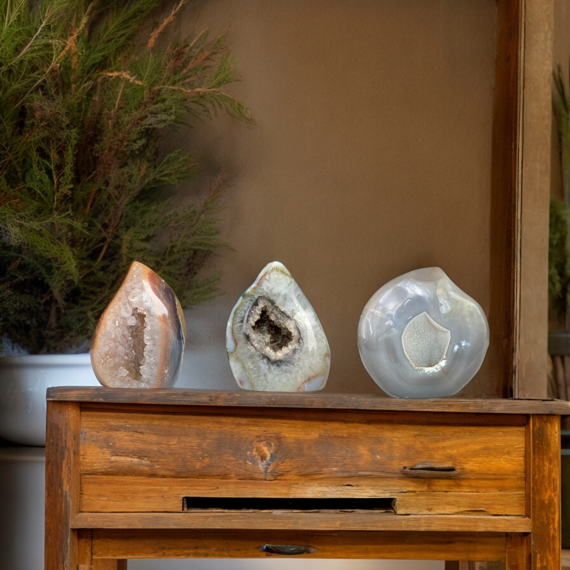 agate and jasper crystal flame shapped