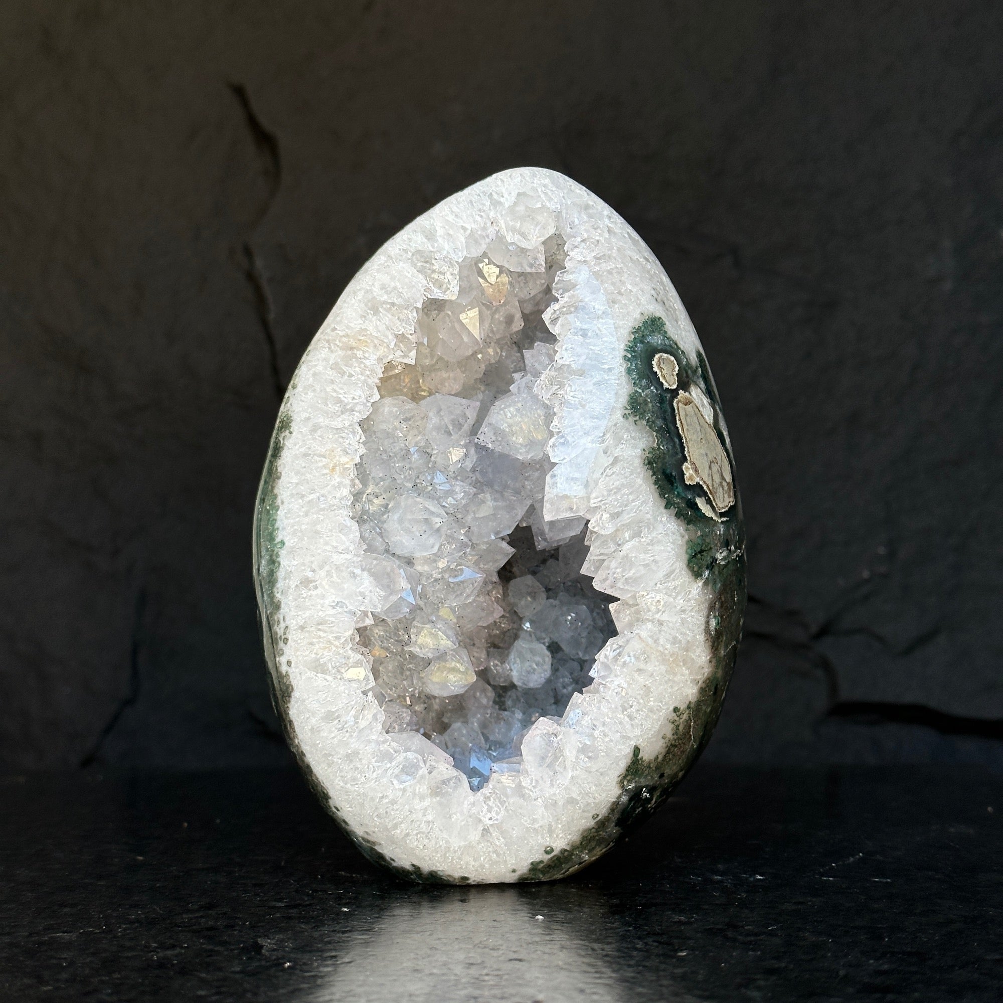 Outstanding Natural Quartz Amethyst Crystal Geode, Amethyst Egg for collectors