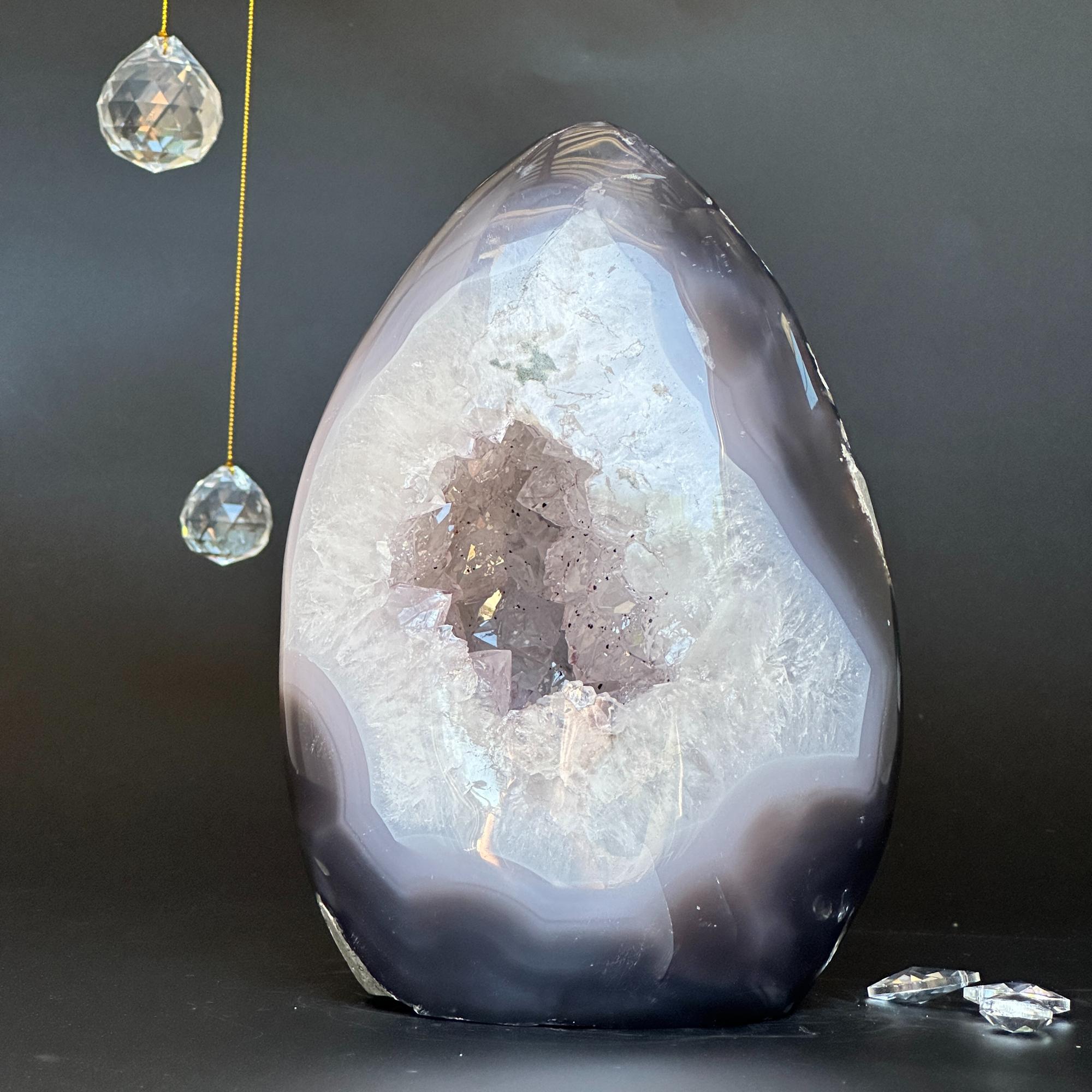 Quartz and Agate Stone Egg, full of colors, just for collectors, 9 Lb Oval Full polished Crystal