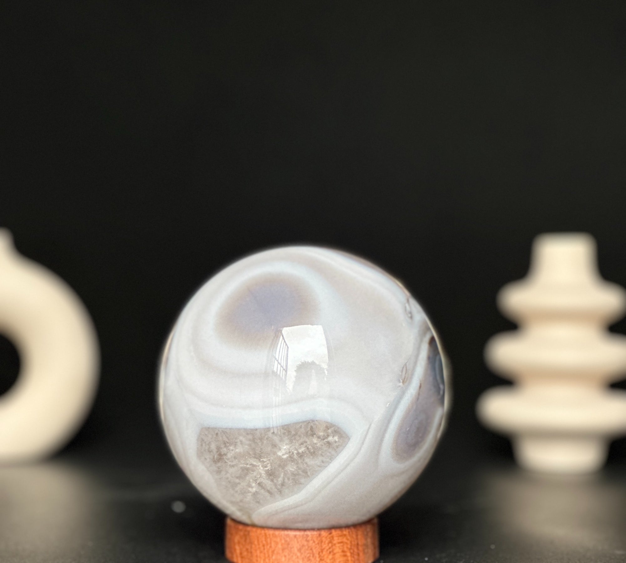 Agate_and_quartz_-_Gemstone_sphere_7636756791449_1.jpg