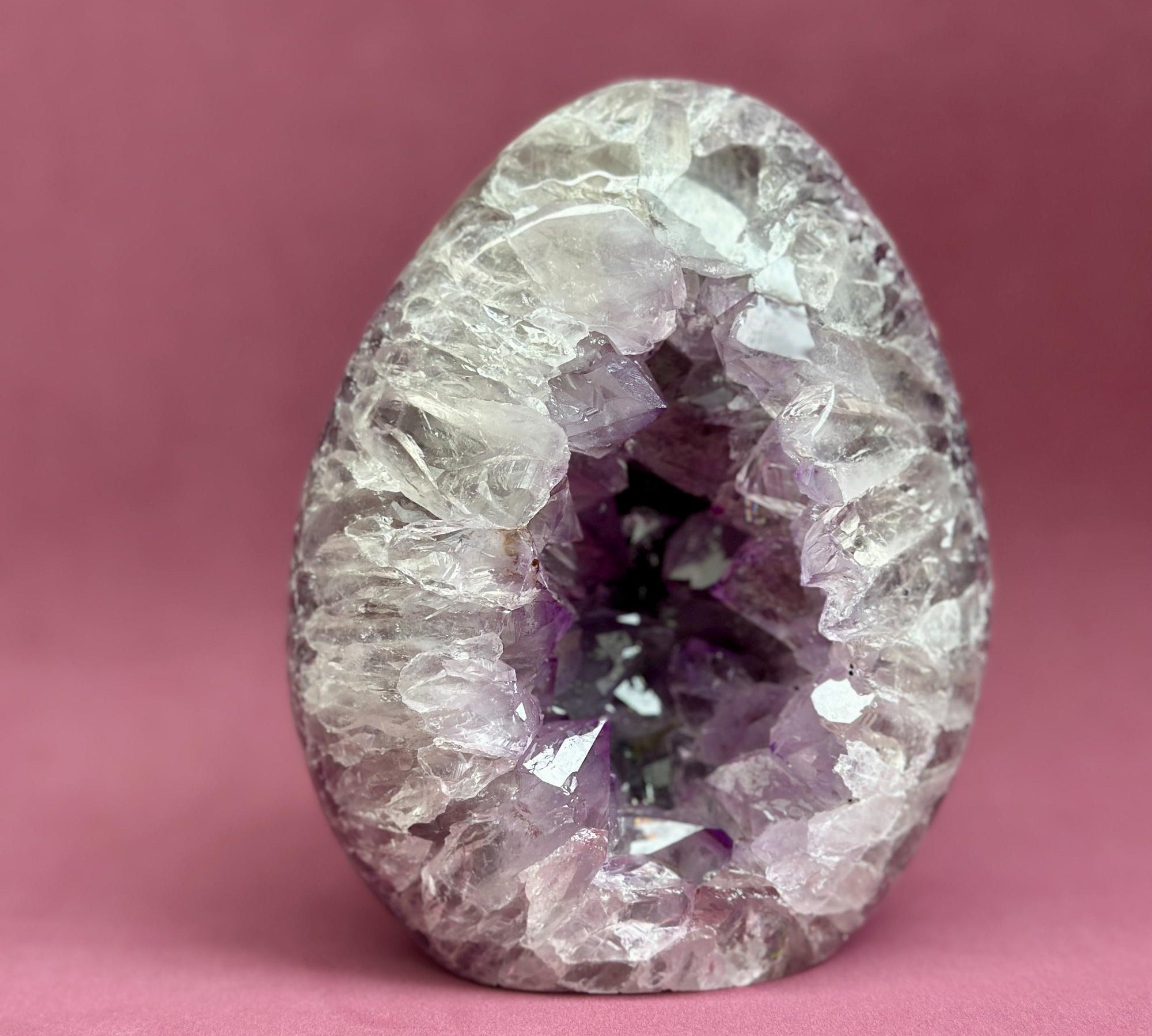 Amethyst_Cut_Base_Crystal_Quartz_Geodes_AAA_Grade_Amethyst_Free_Standing_Crystal_7652989730969_1.jpg