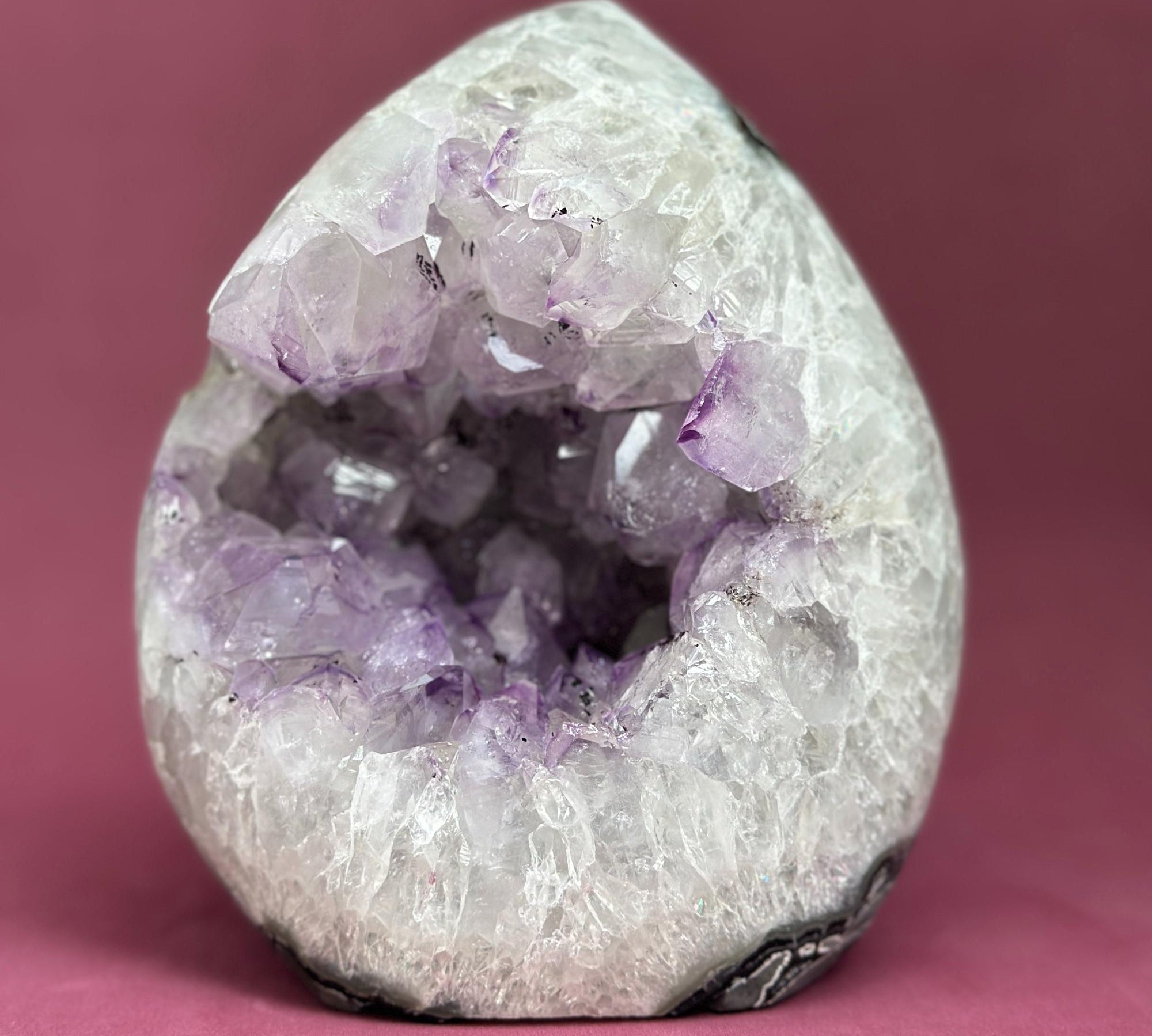 Amethyst_Geode_Crystal_Egg_with_incredible_Agate_formations_Natural_cave_shaped_polished_agate_stone_7736051400857_1.jpg