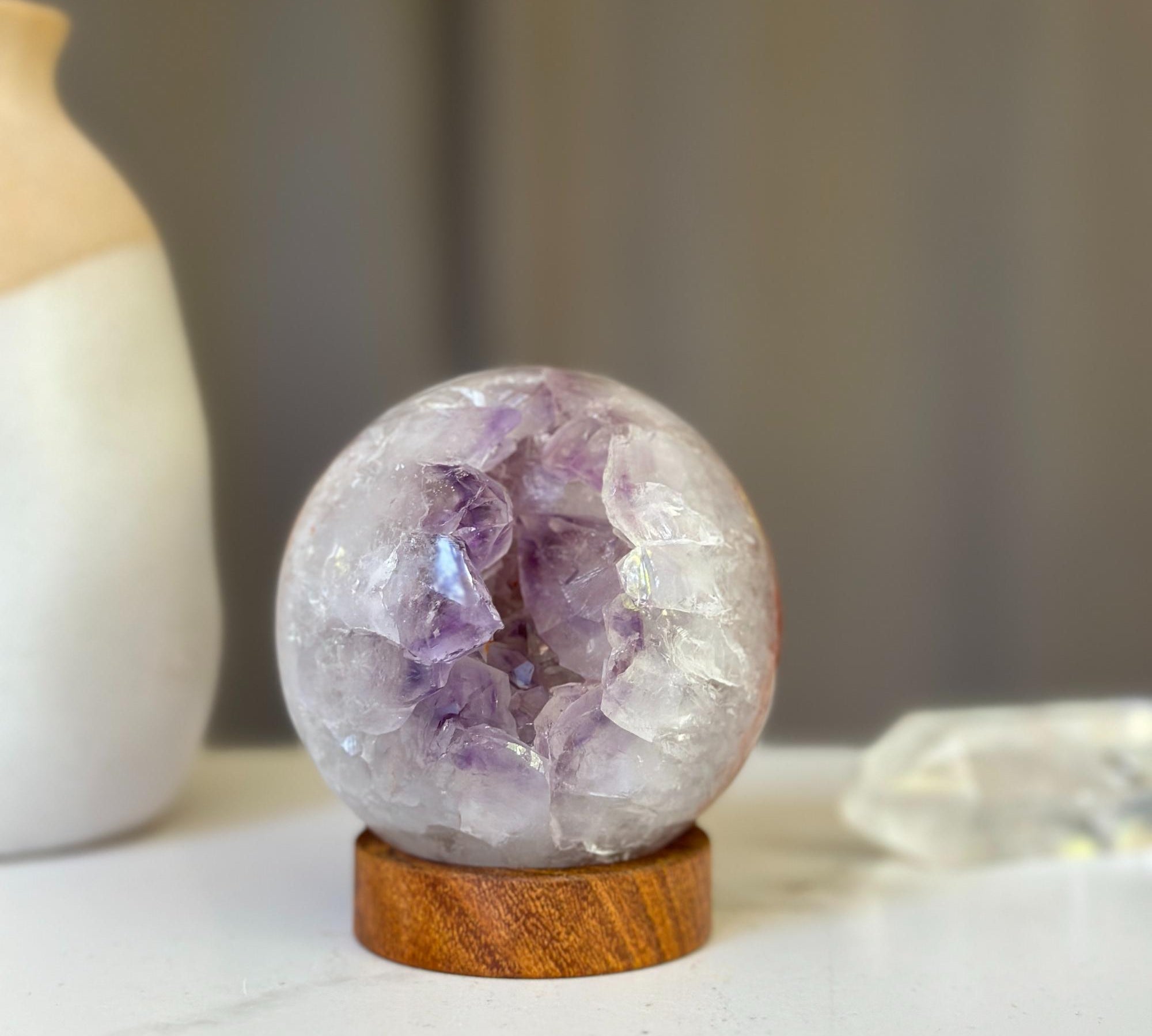 Amethyst_Geode_Sphere_with_Stand_7795936067737_1.jpg