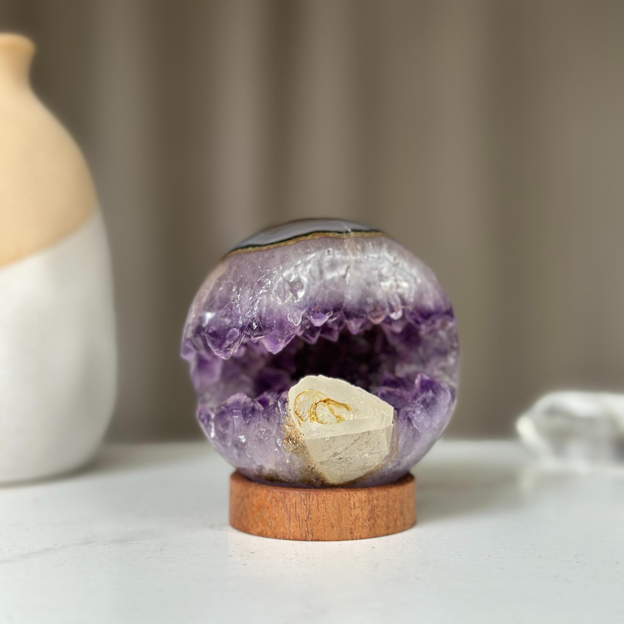 Amethyst sphere with agate layers, Crystal Ball 1 Lb, Large Agate sphere, Top quality crystal ball