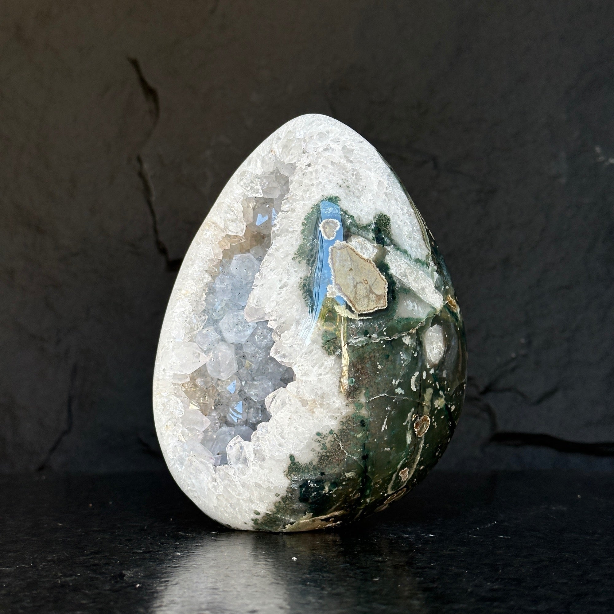 Outstanding Natural Quartz Amethyst Crystal Geode, Amethyst Egg for collectors