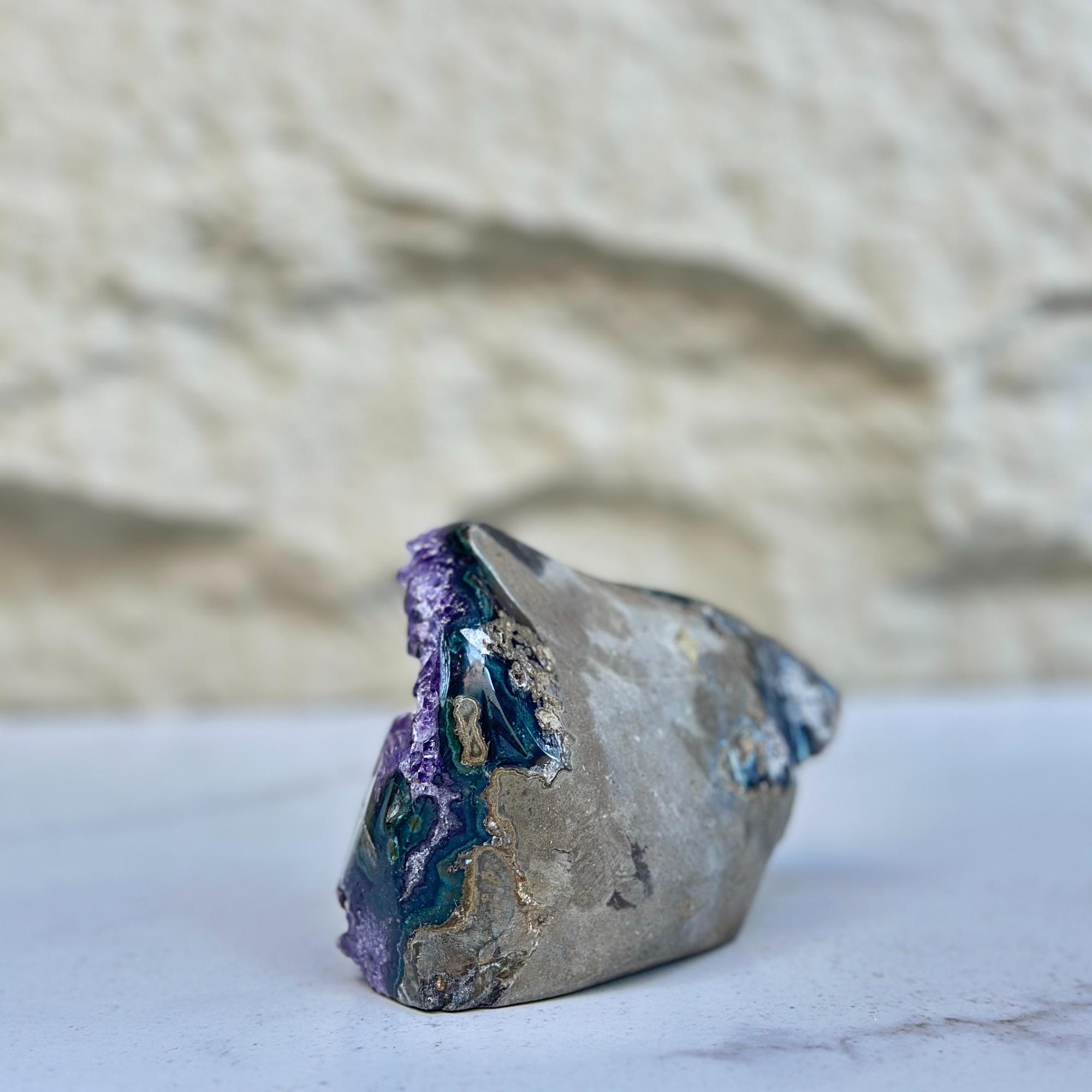 Amethyst geode, extra quality amethyst