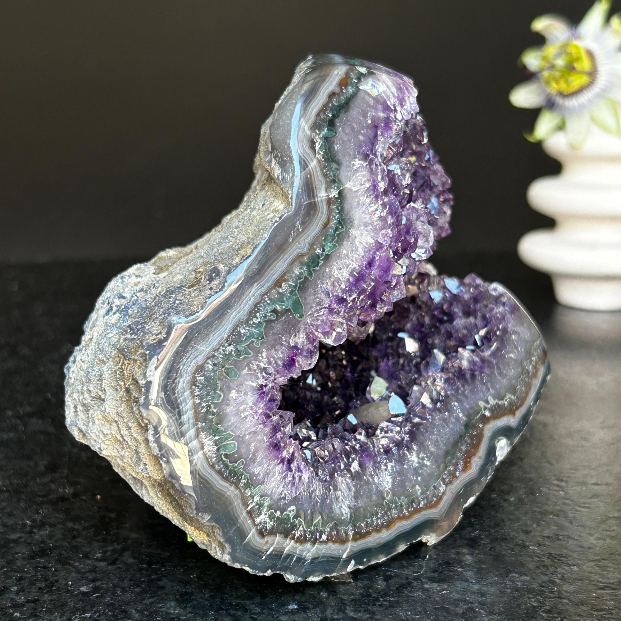 Natural Amethyst Stone Geode, Flat Geode with Agate formations, Uruguayan Amethyst Cave