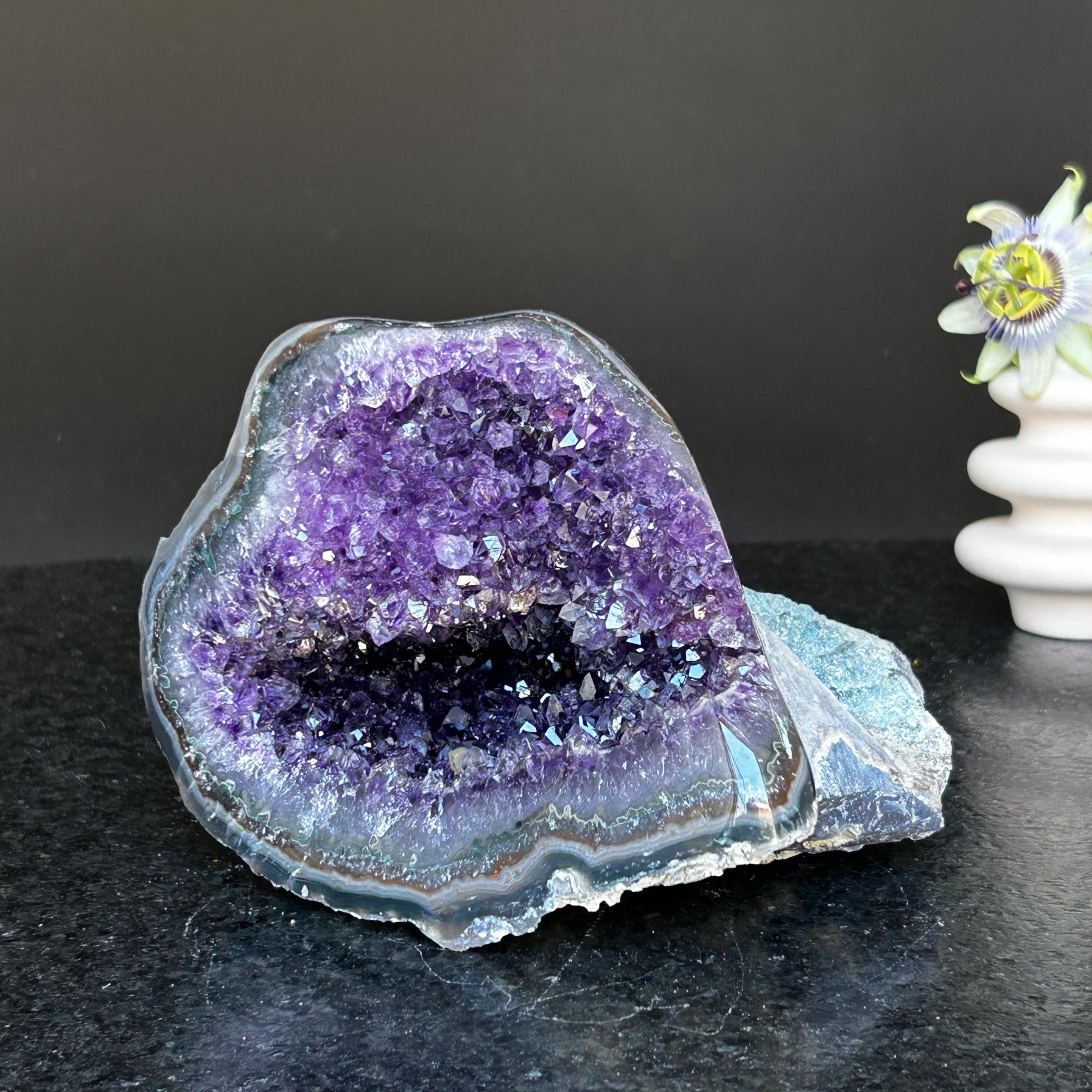 Natural Amethyst Stone Geode, Flat Geode with Agate formations, Uruguayan Amethyst Cave