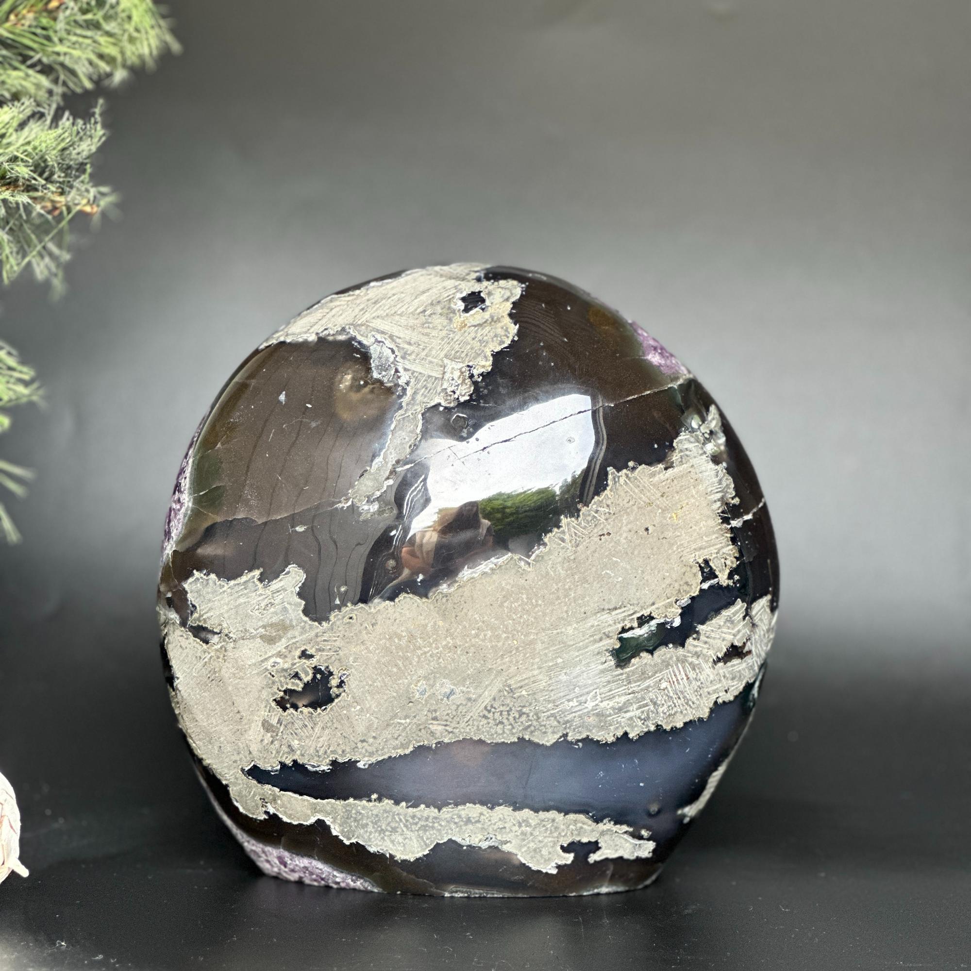 Uruguayan Amethyst and Agate Cave, Natural Geode, 8 inches Amethyst crystal