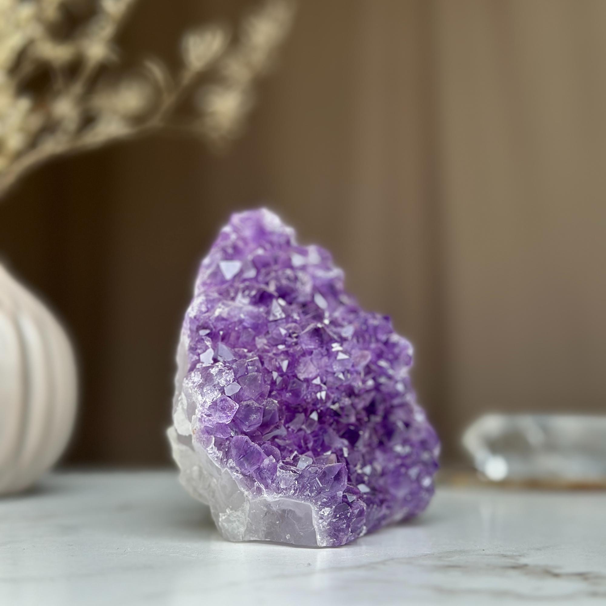 Amethyst cathedral geode, Amethyst self standing, Real amethyst