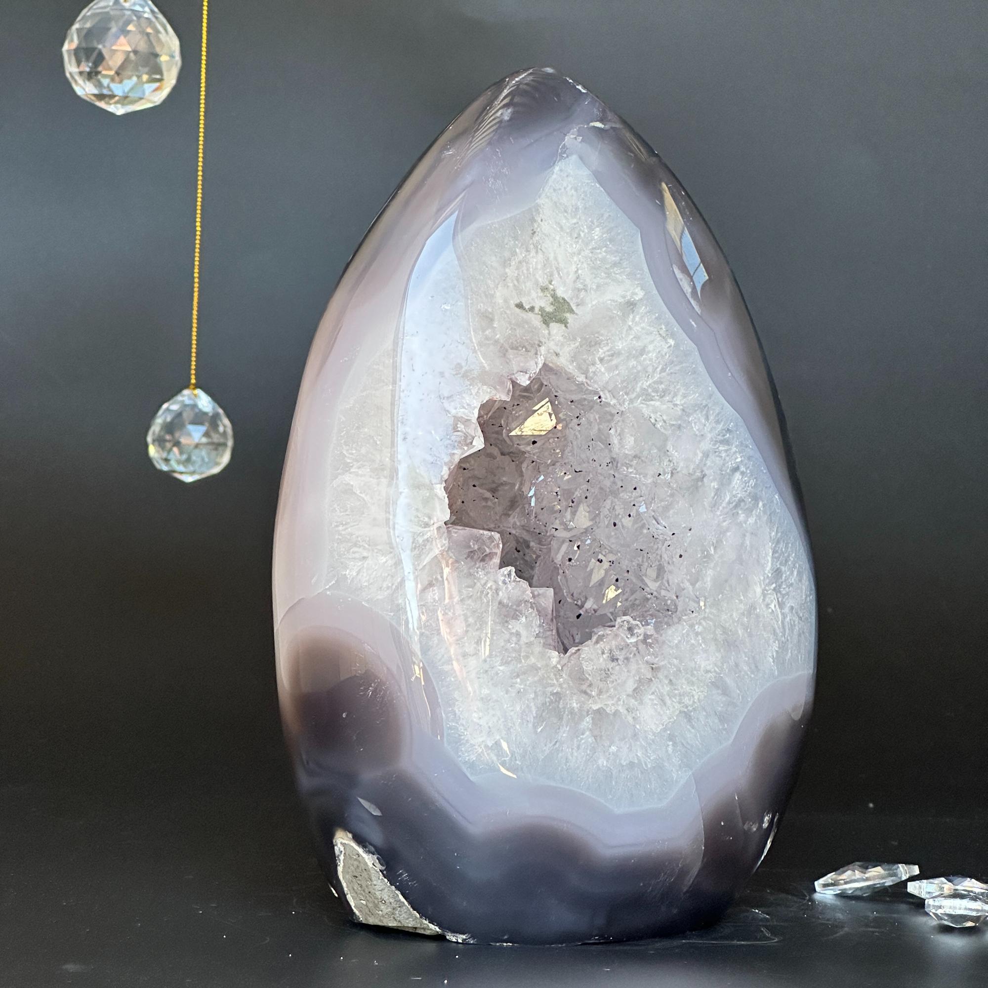 Quartz and Agate Stone Egg, full of colors, just for collectors, 9 Lb Oval Full polished Crystal