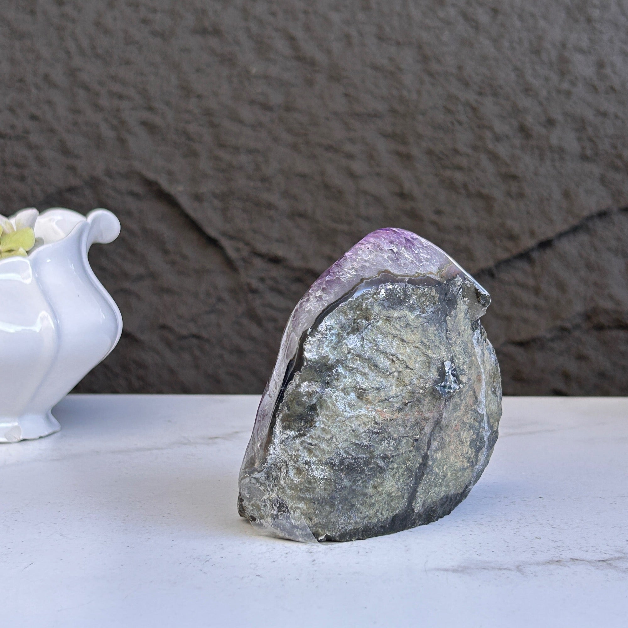 Amethyst geode with Agate formations