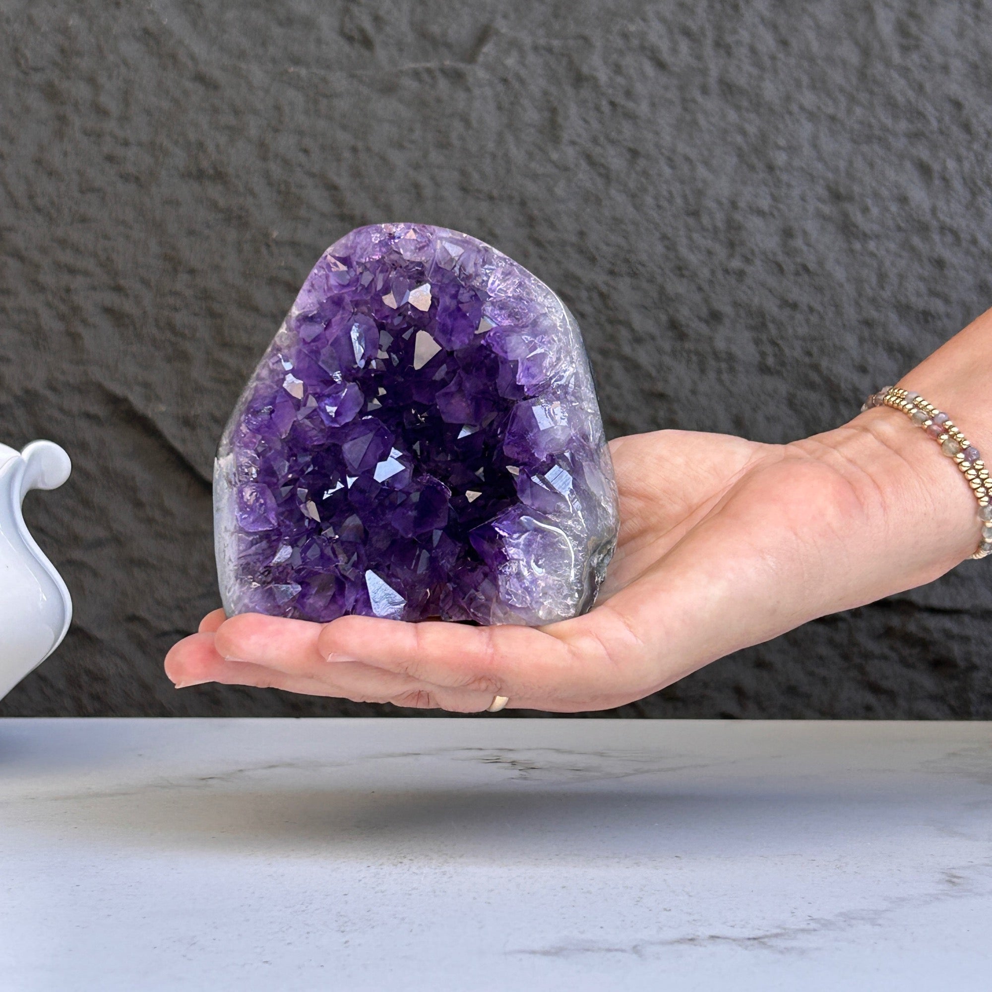 Amethyst geode with Agate formations