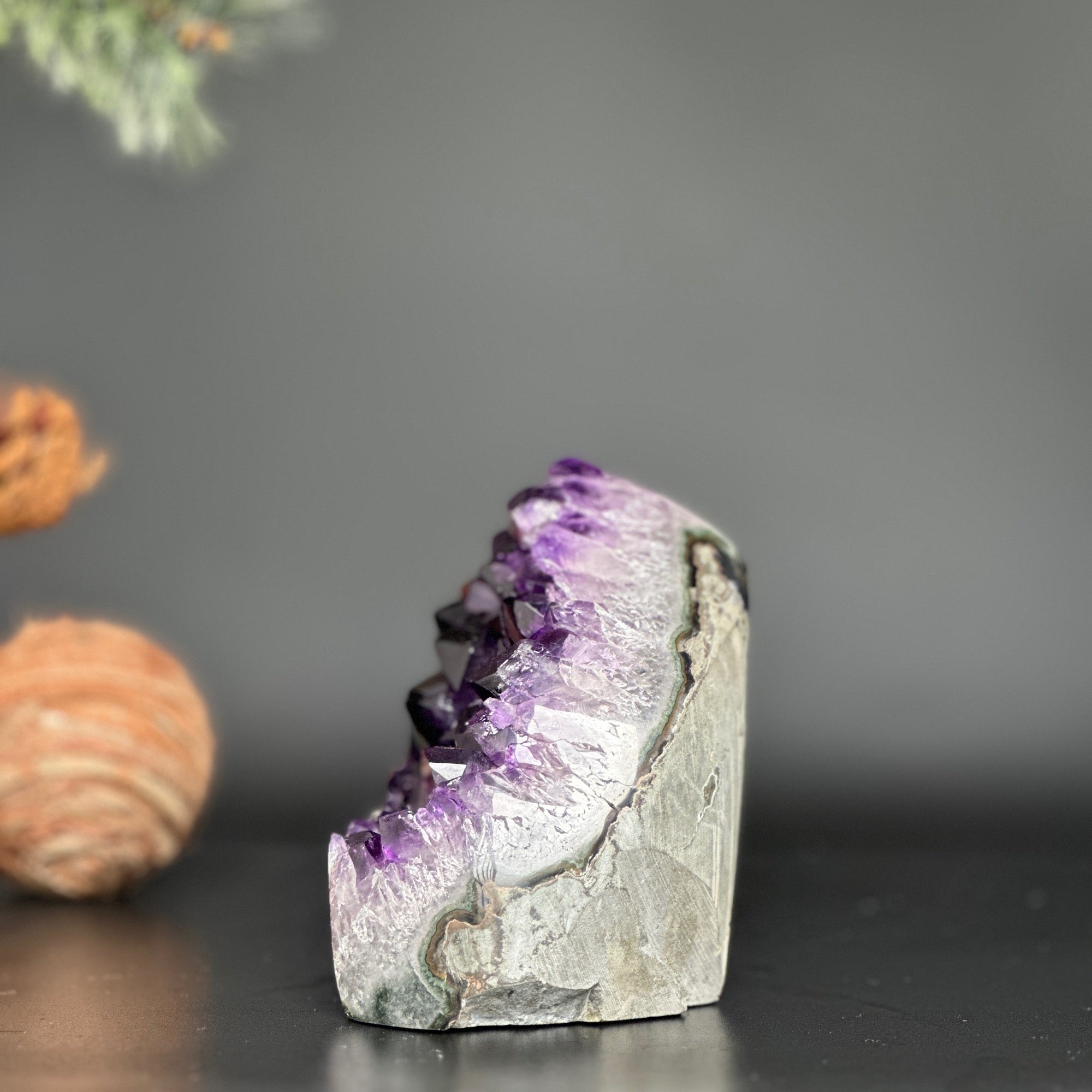 Amethyst geode with Agate formations