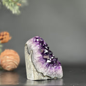 Amethyst geode with Agate formations