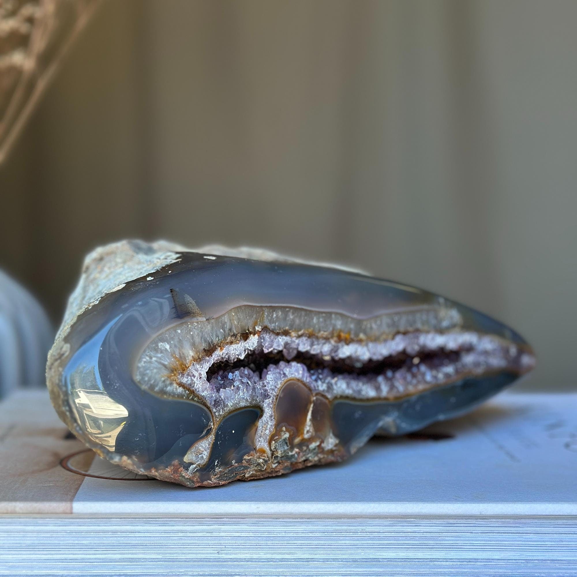 Agate Toptable Decor, Natural geode from Uruguay, Deep Purple Project Crystal, Stunning cave with amethysts points inside