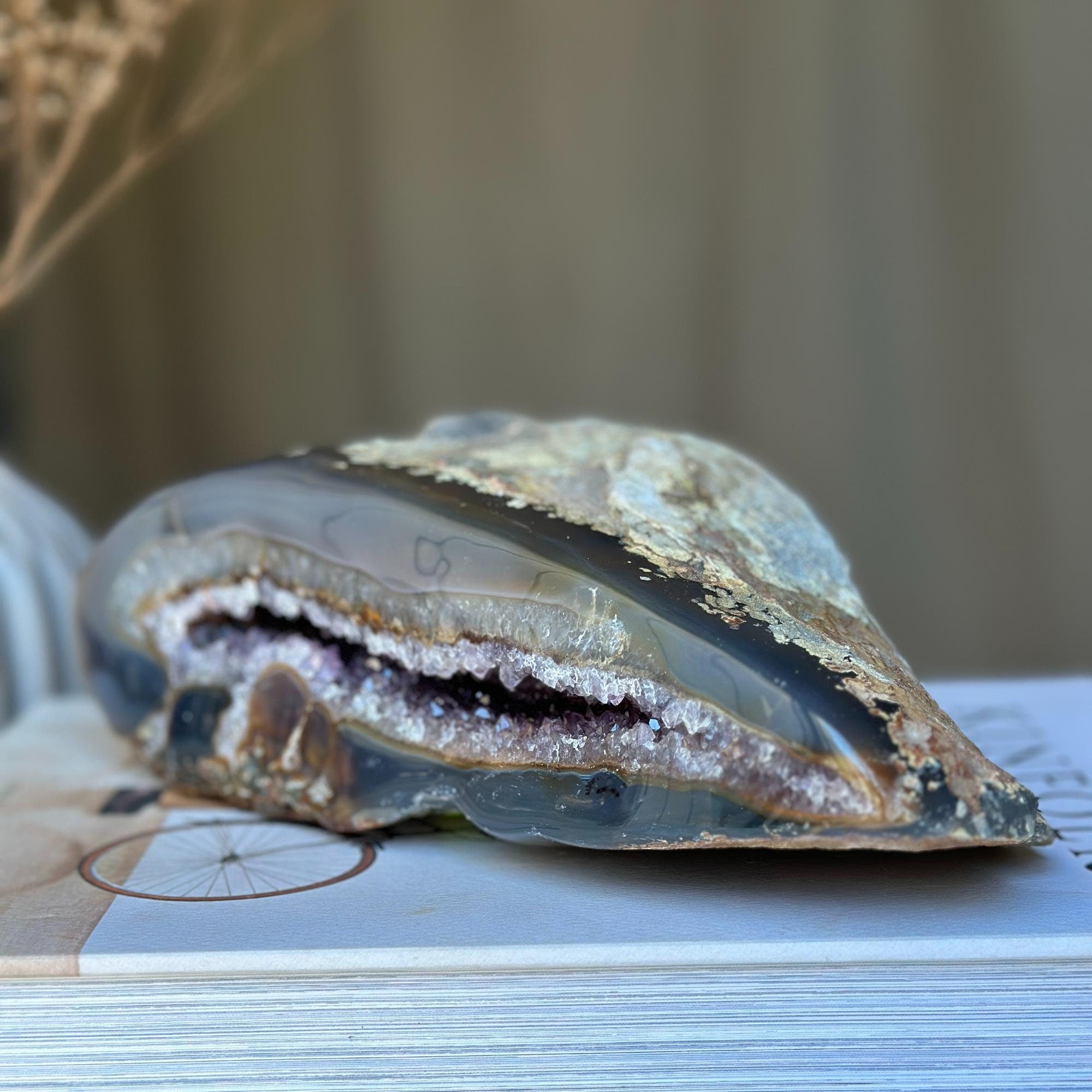 Agate Toptable Decor, Natural geode from Uruguay, Deep Purple Project Crystal, Stunning cave with amethysts points inside