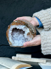 Natural Quartz Stone Geode, Flat Geode with Agate formations, Uruguayan Cave