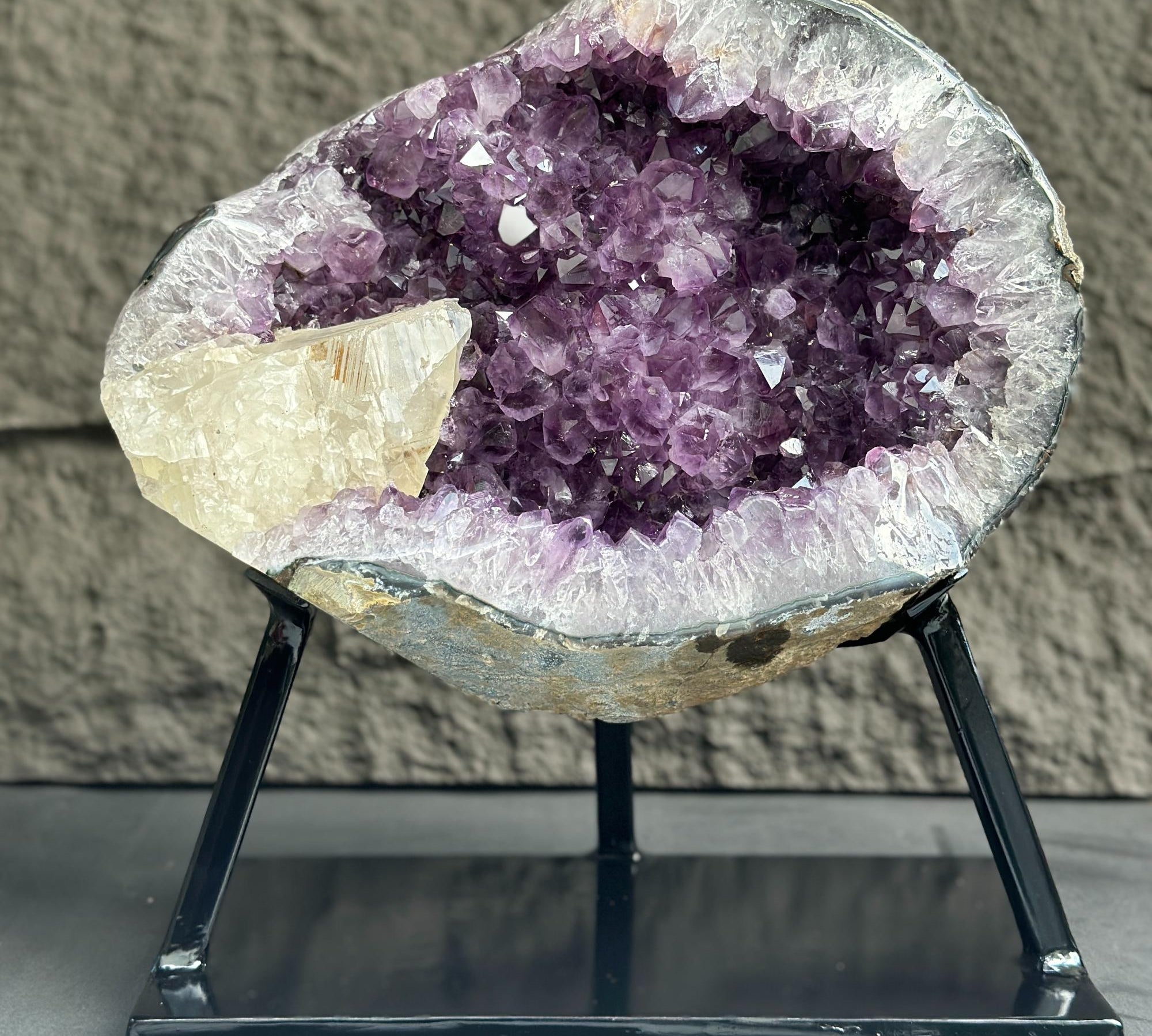 Rare_Crystal_Geode_with_Calcite_Outstanding_Quality_Amethyst_8200247312537_1.jpg