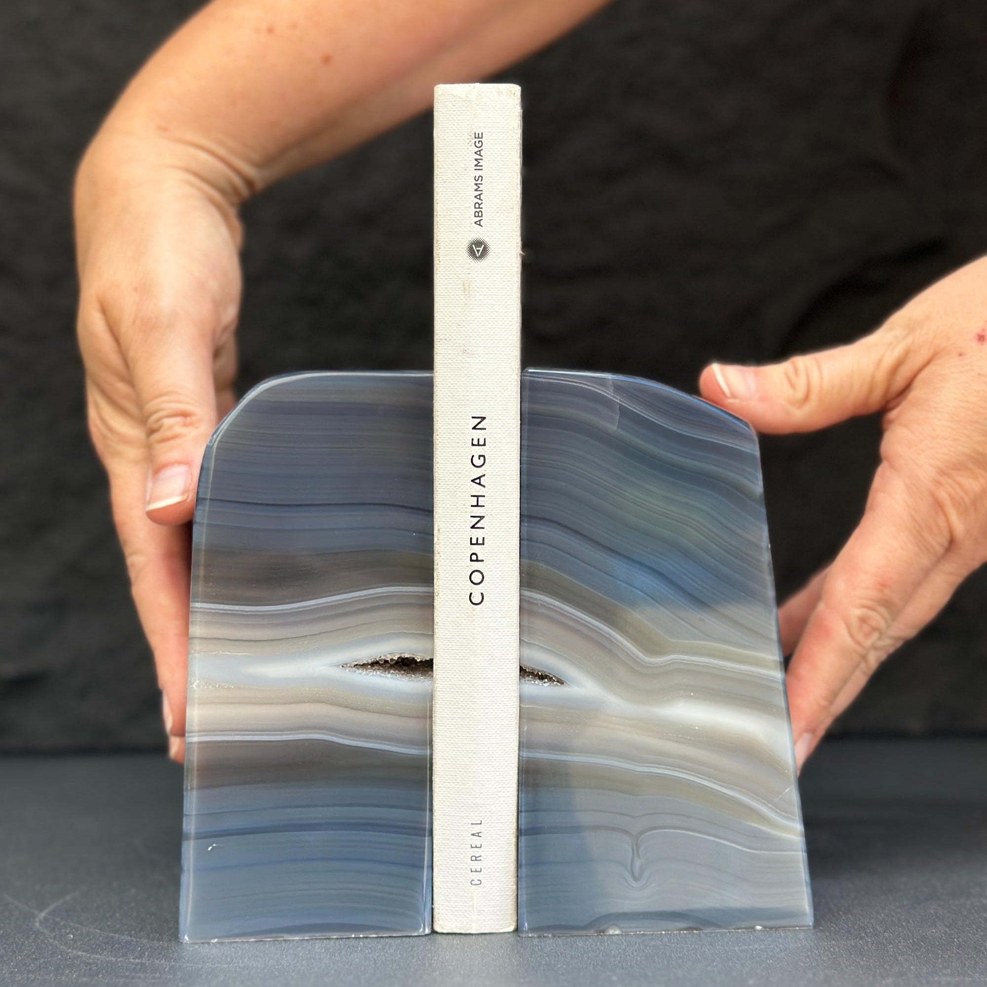 agate gray and black bookend
