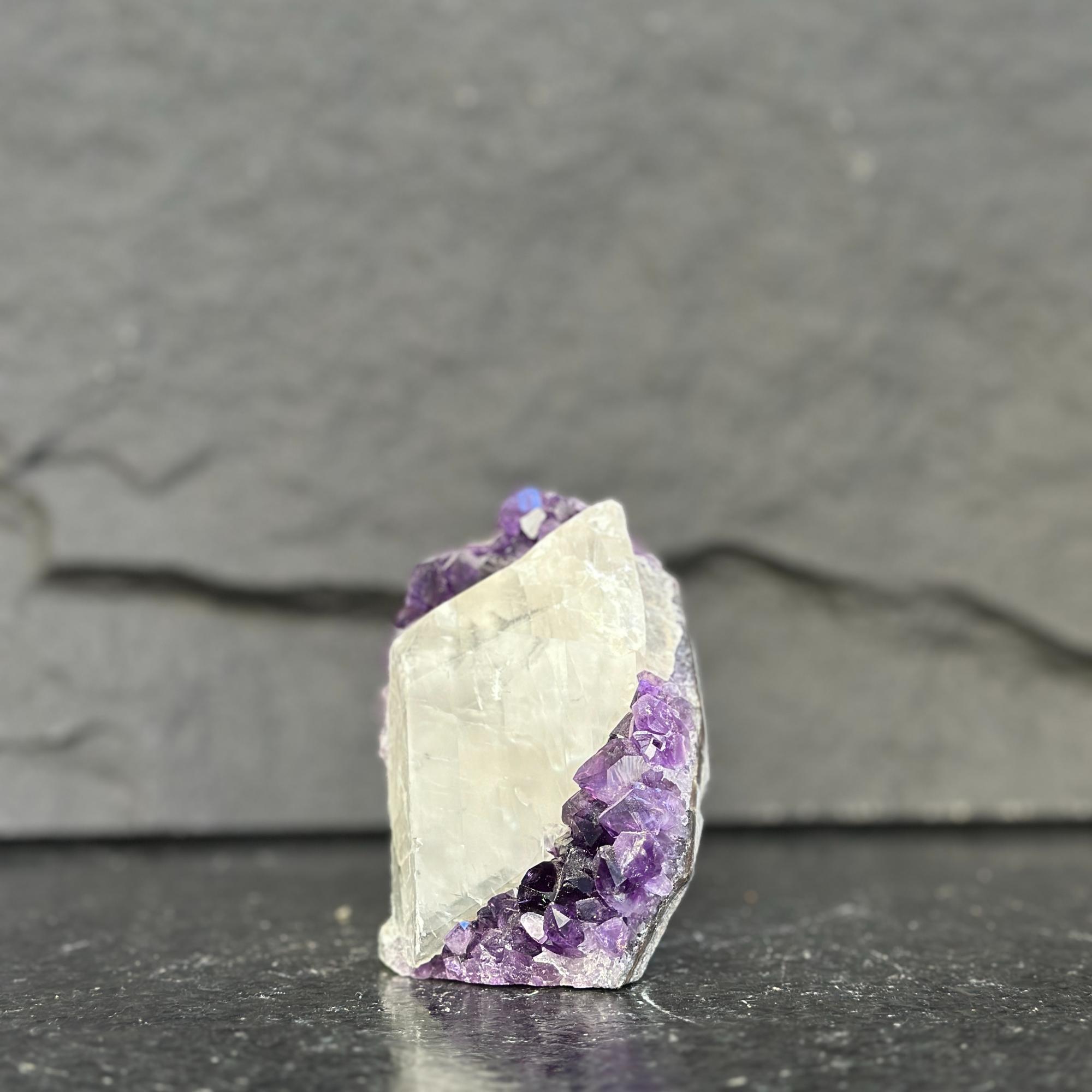 Large crystals amethyst geode