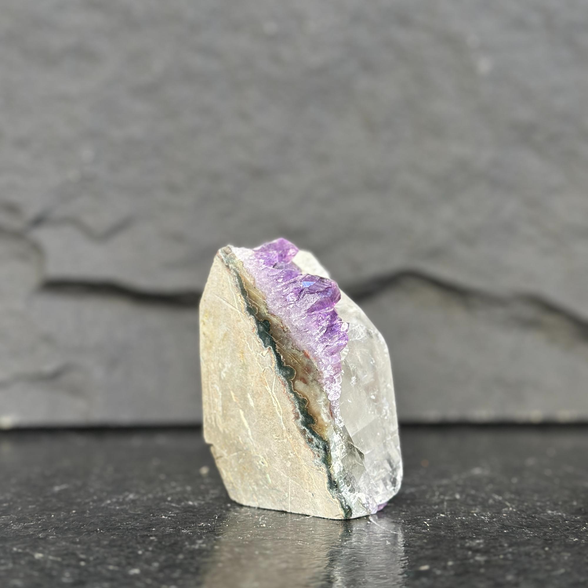 Large crystals amethyst geode