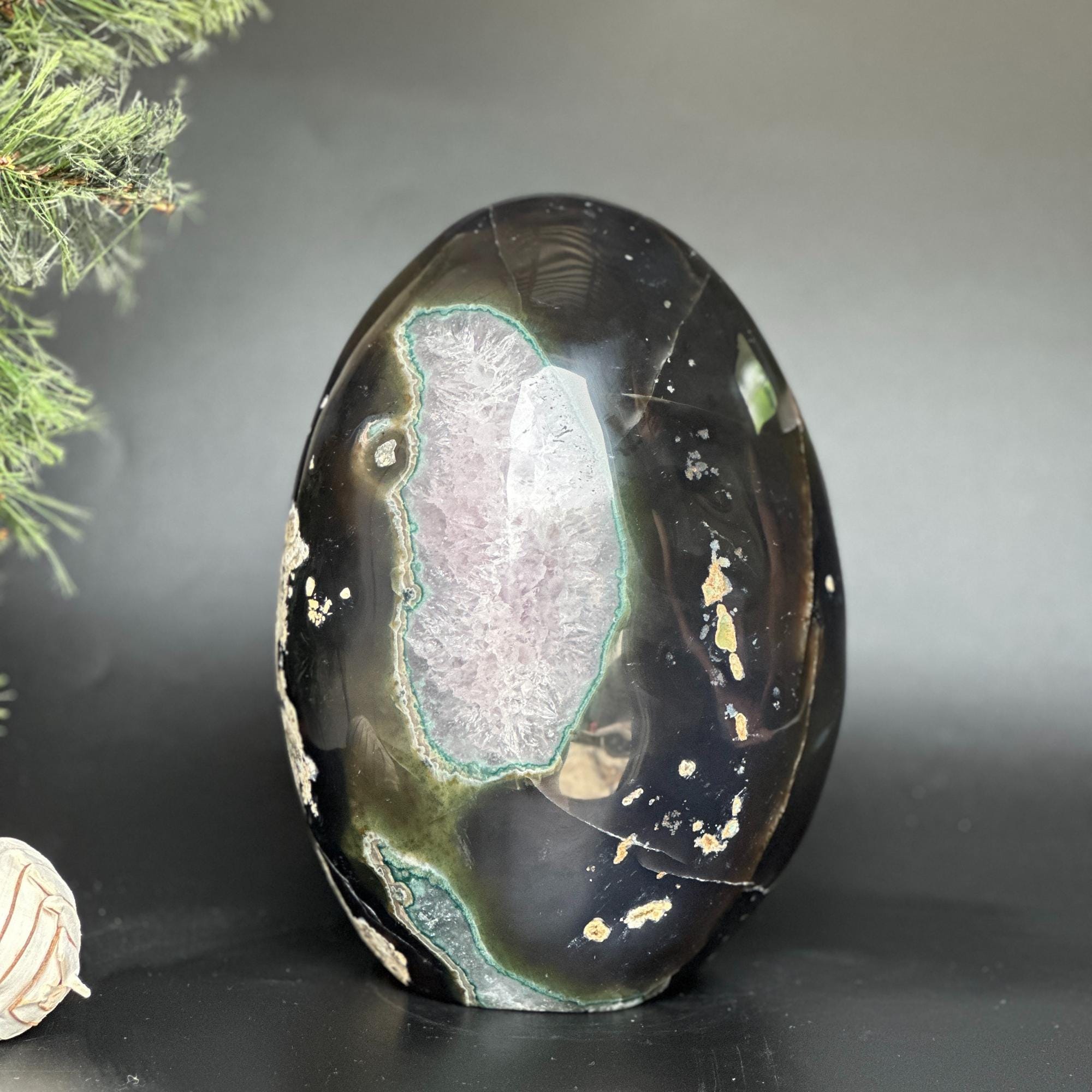 Extra Quality Amethyst Geode Cave, Natural Amethyst crystal