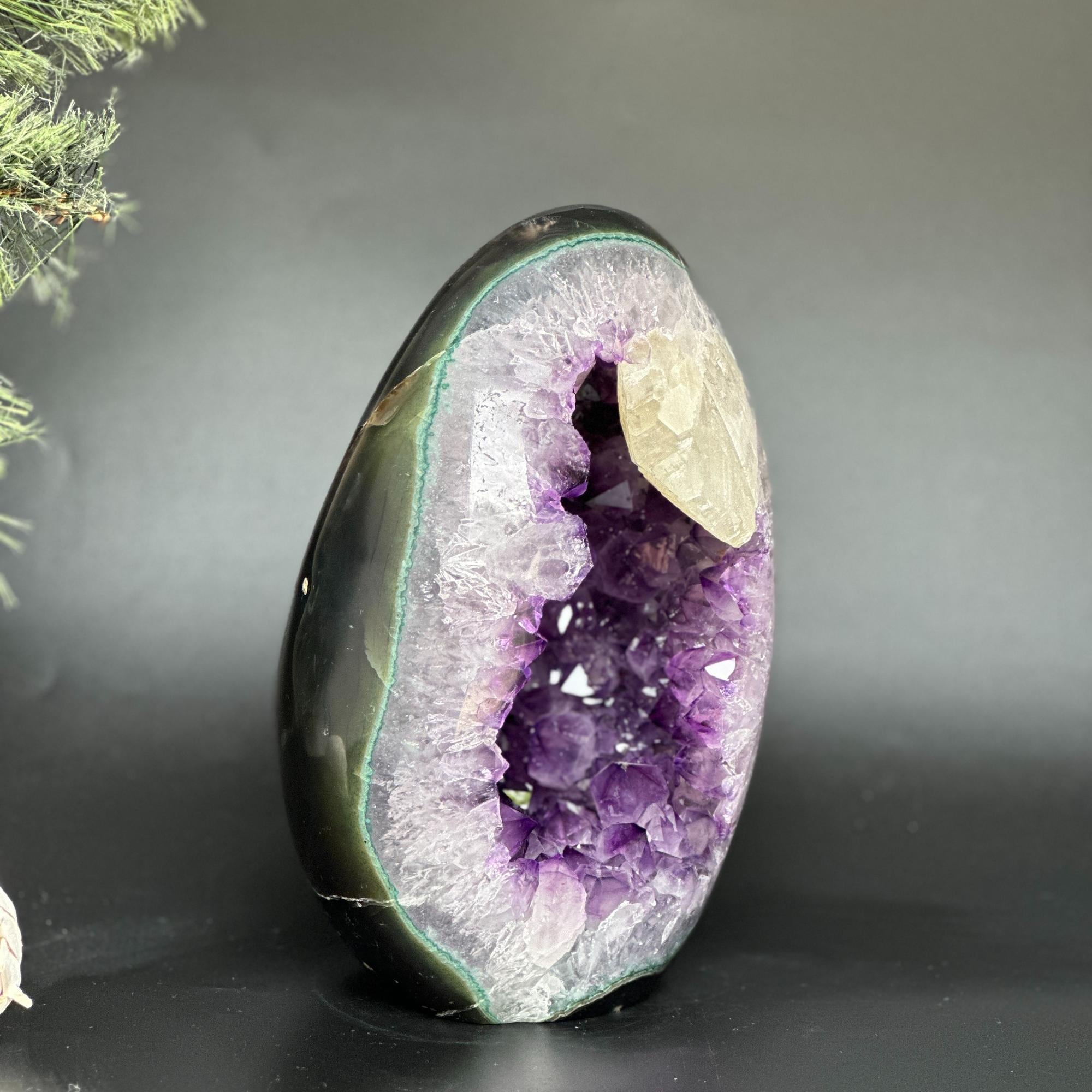 Extra Quality Amethyst Geode Cave, Natural Amethyst crystal