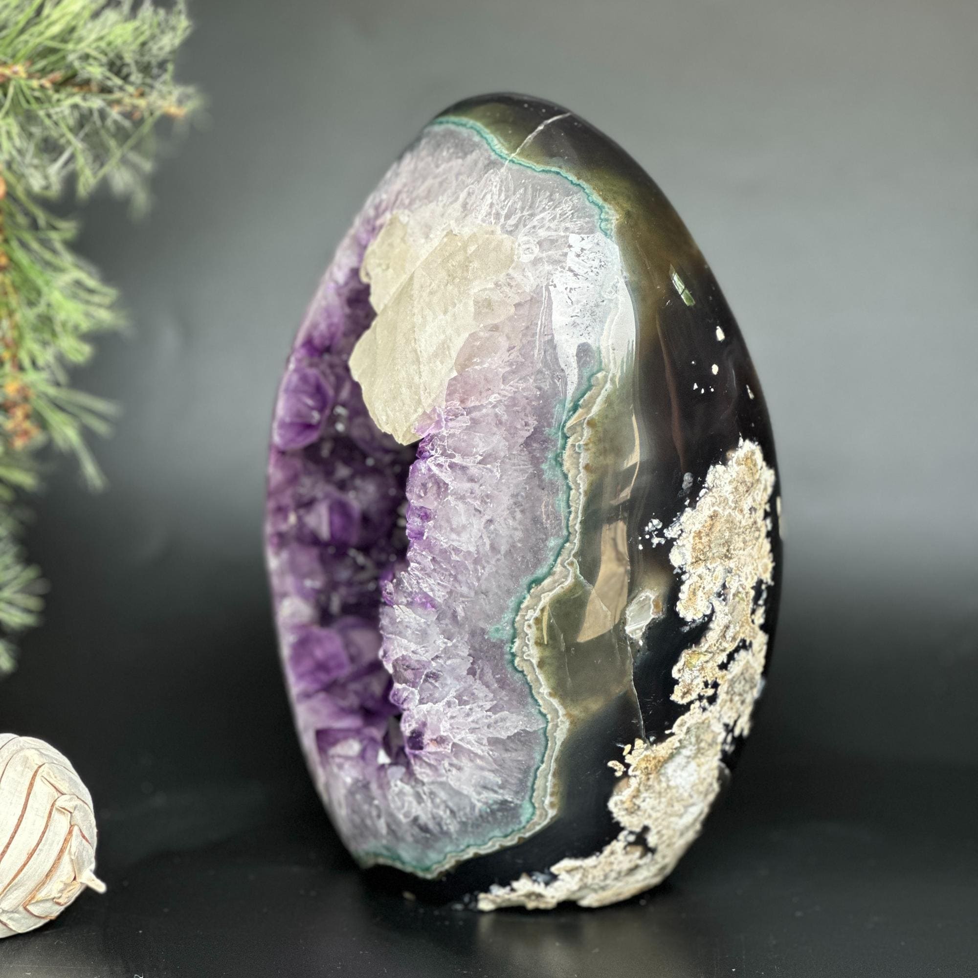 Extra Quality Amethyst Geode Cave, Natural Amethyst crystal