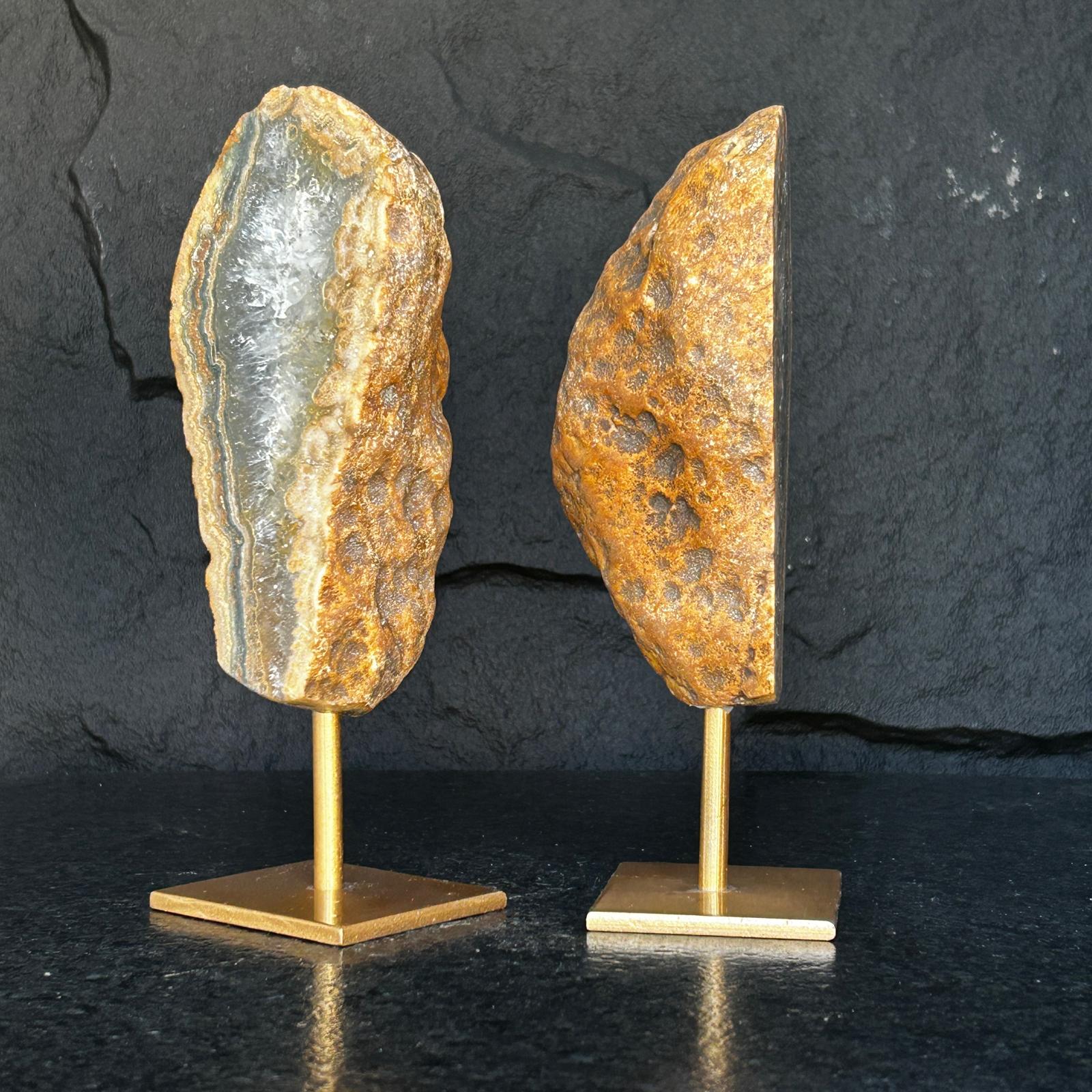 jasper stone with display
