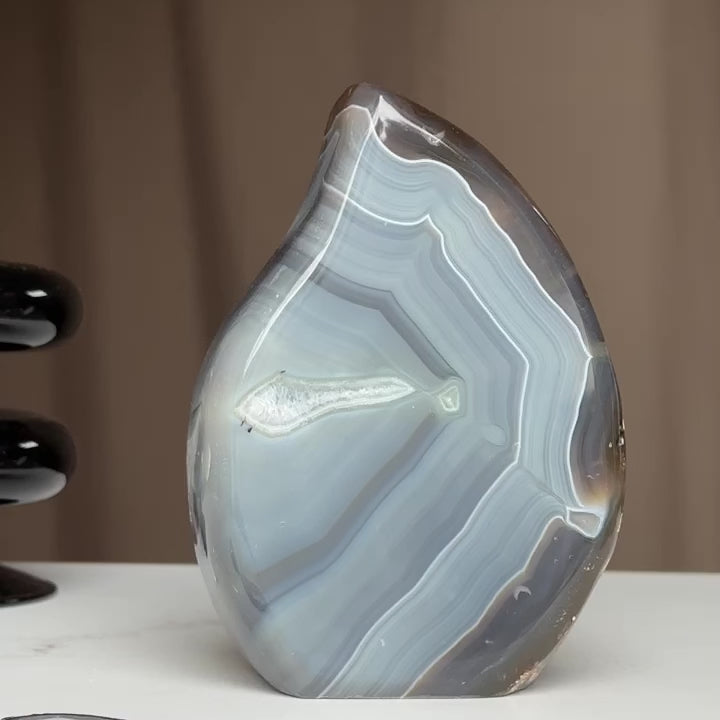 Amazing agate crystal flame for decoration, smooth edges crystal flame