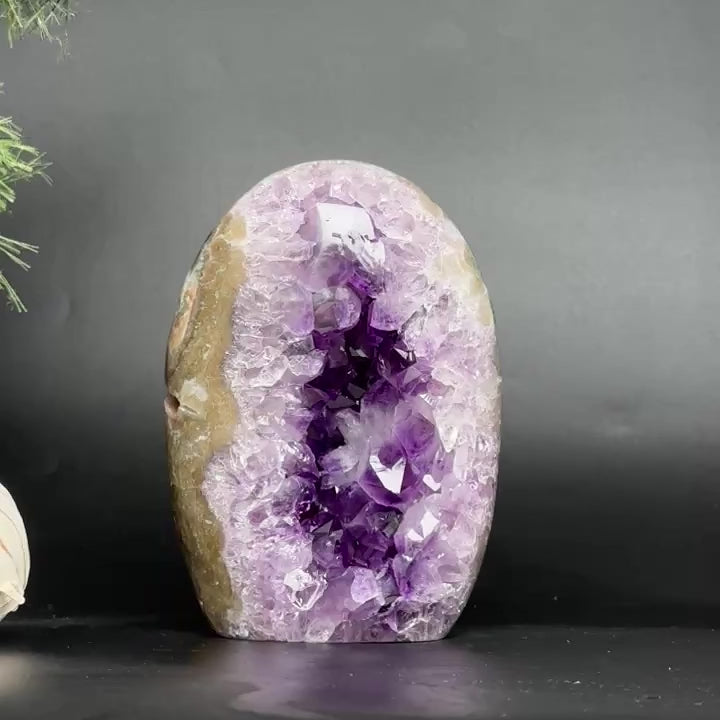 Amethyst geode, Unique egg shaped amethyst cluster with agate edges