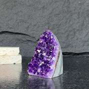Amethyst with jasper and agate formations