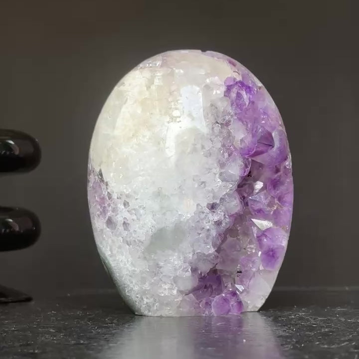 Amethyst Cave, Crystal Quartz Geode Stone, Natural Specimen Egg-Shaped