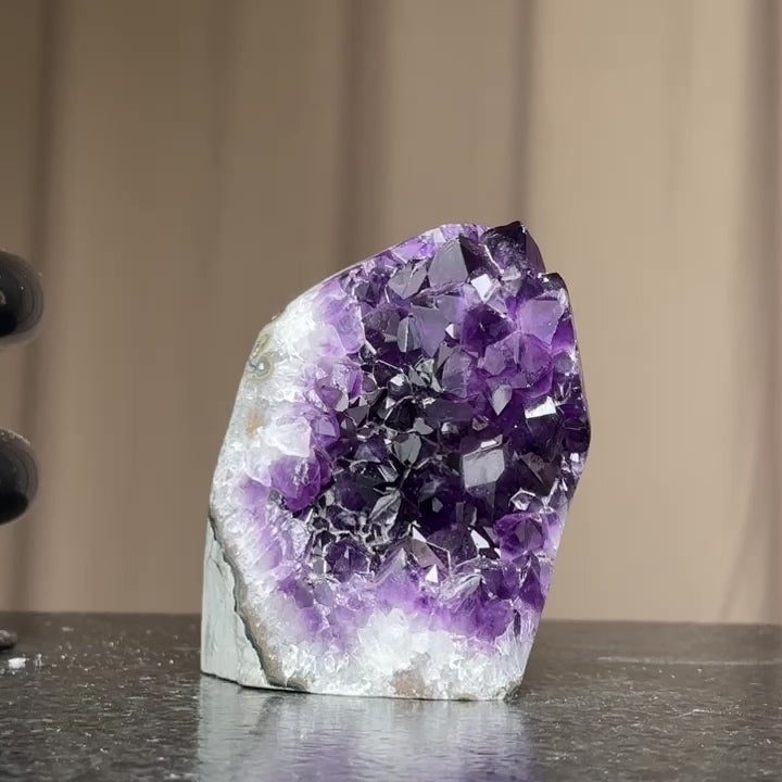 Large amethyst crystal geode for SALE