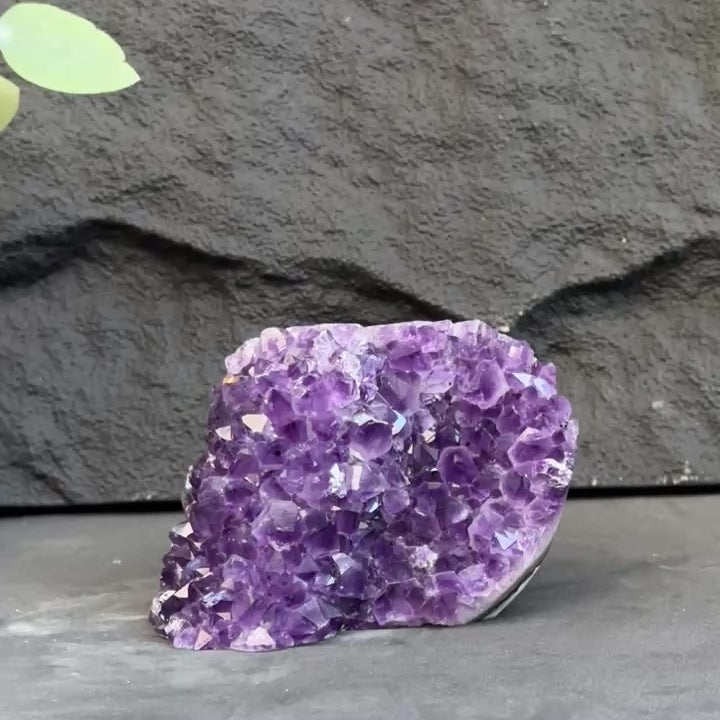 amethyst stone with large points