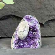amethyst formation ith calcite 