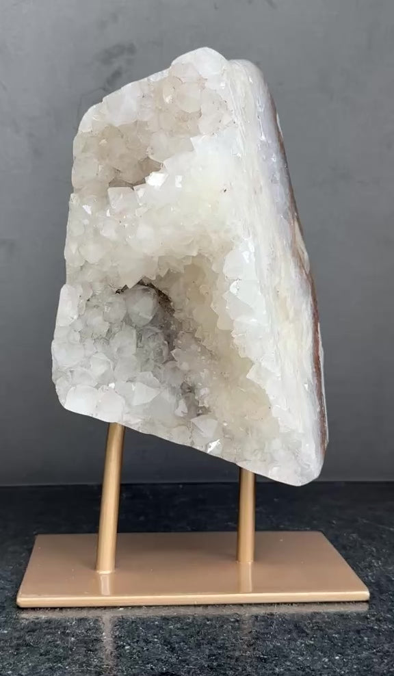 White Quartz With Metal Display Stand