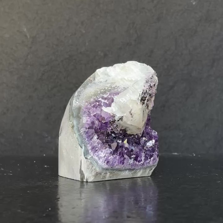 Amethyst cathedral geode, Amethyst self standing, Real amethyst