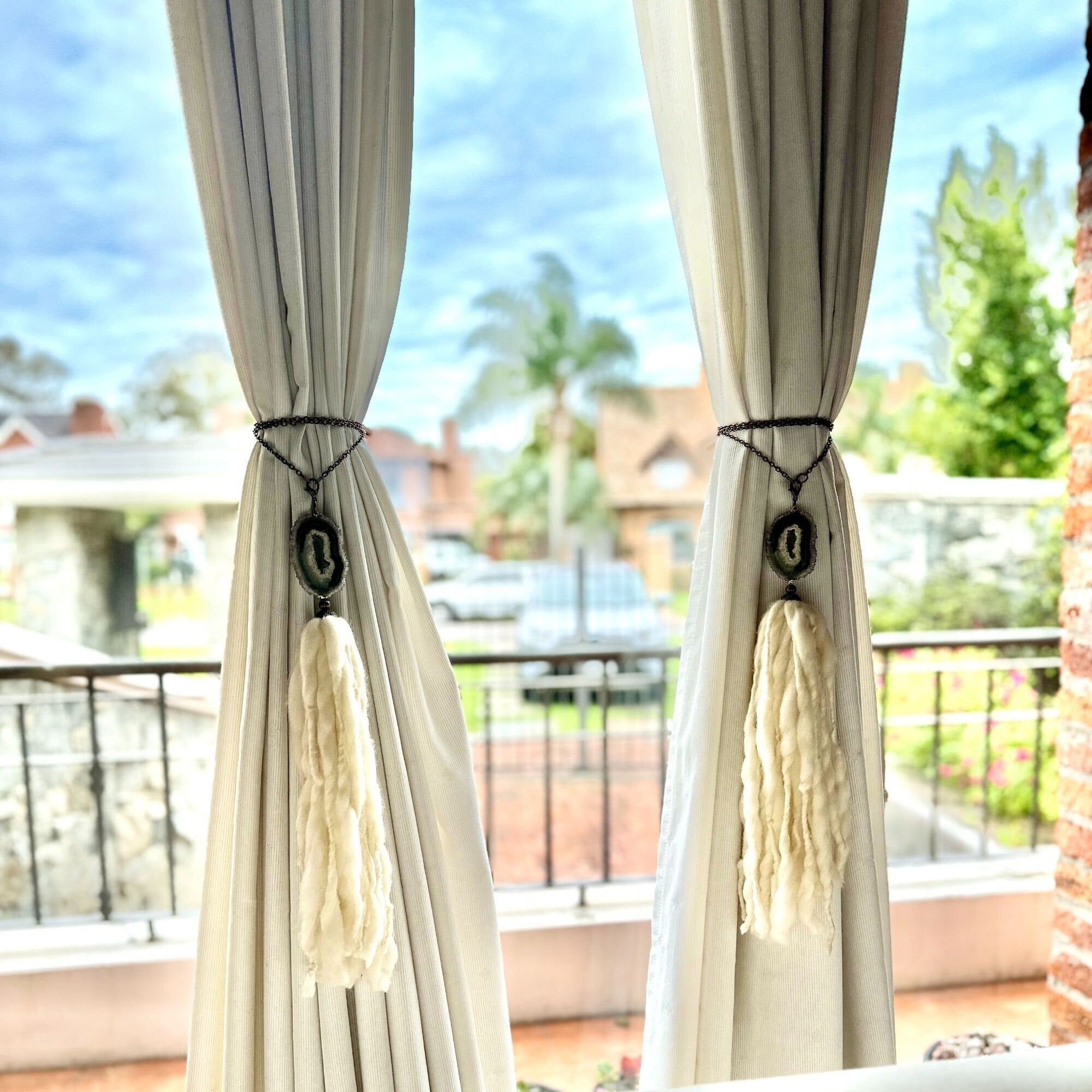 Curtains Tie Back with Amethyst Crystal and Merino Wool Tassels, Stalactite Stone Home Decor, window curtains holder with metal chains