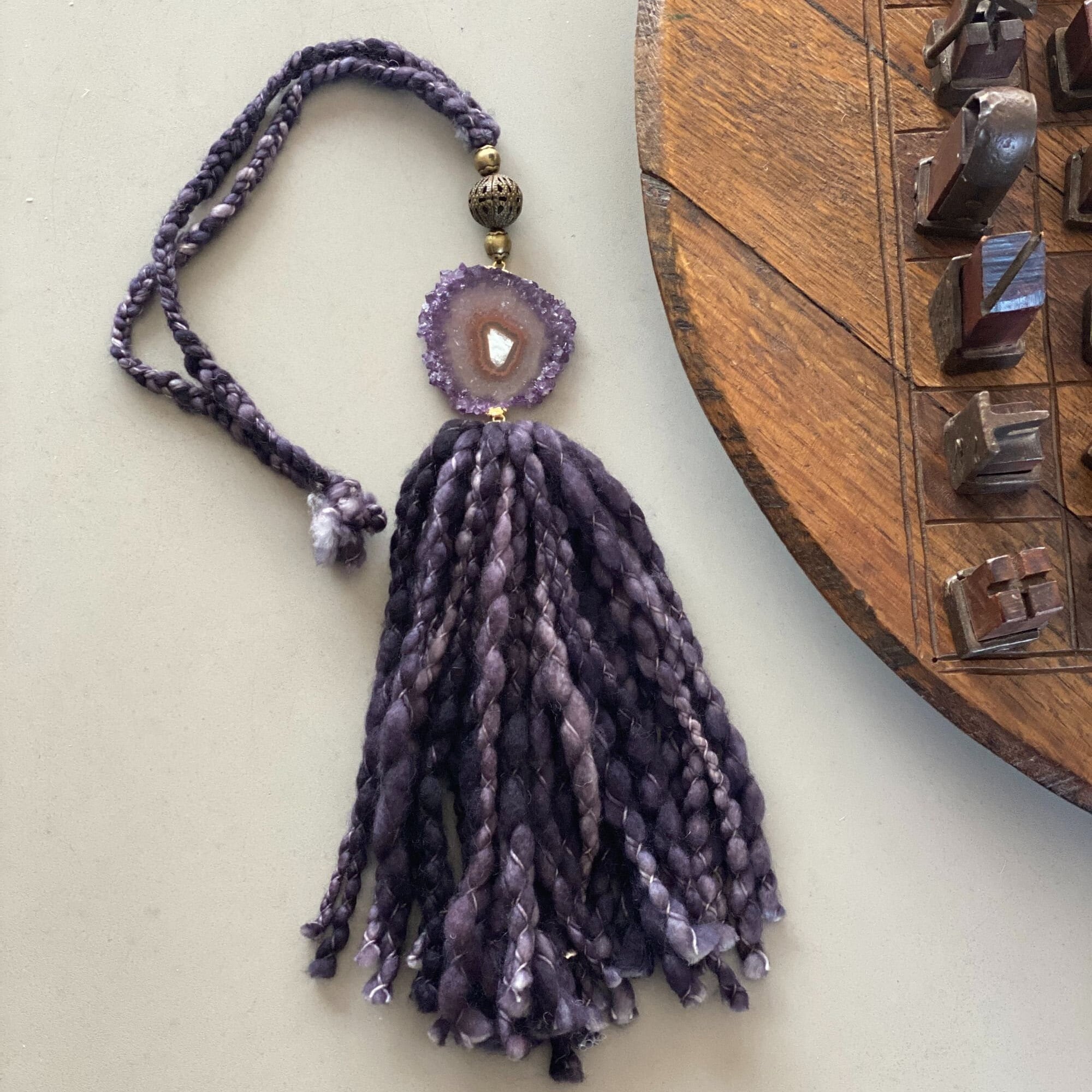 Wool Tassels with Amethyst Crystal Stalactite for Boho Decoration, Wall Hanging Tassels, Natural Merino Wool and Crystals Garland