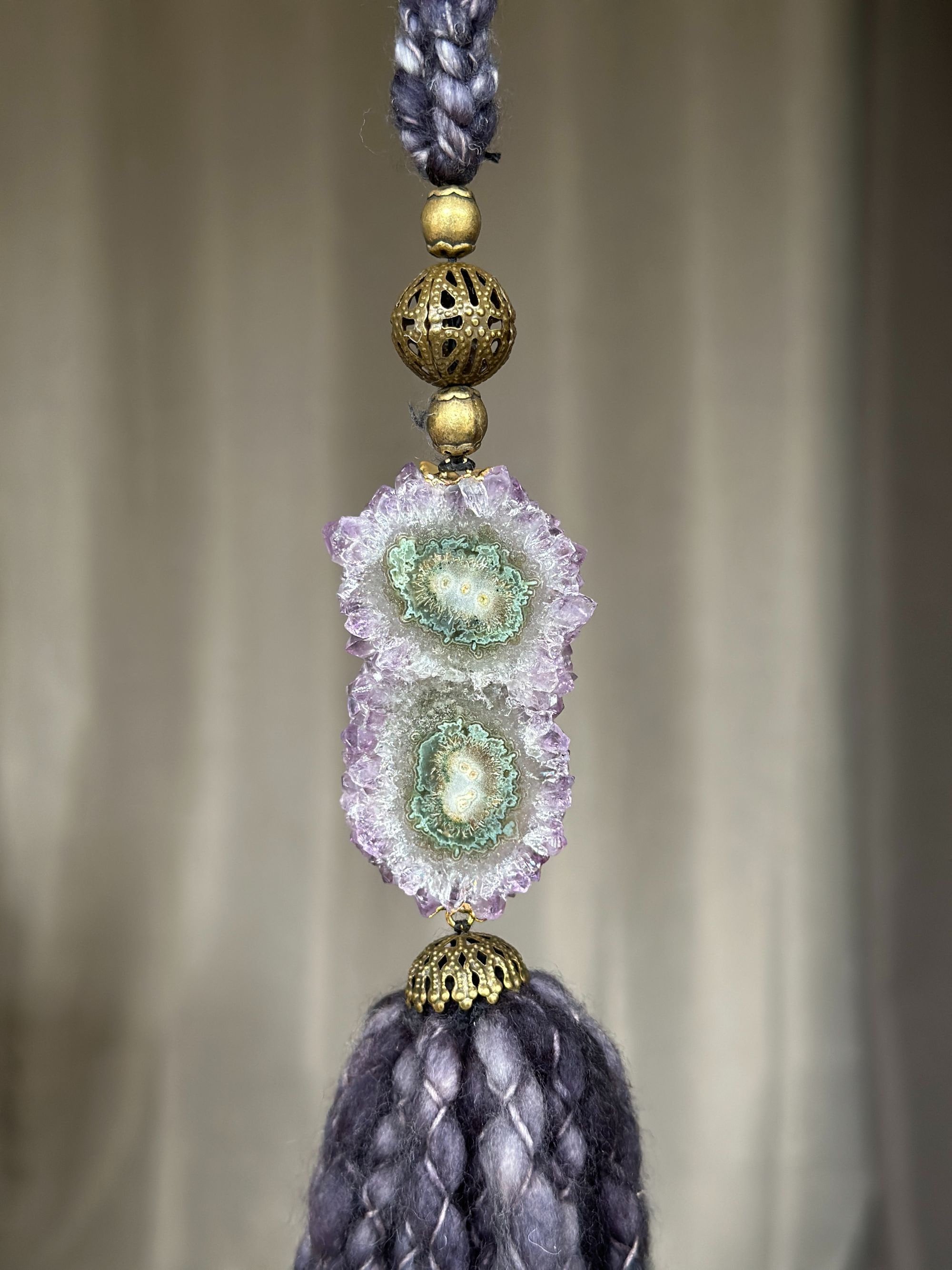 Wool Tassels with Amethyst Crystal Stalactite for Boho Decoration, Wall Hanging Tassels, Natural Merino Wool and Crystals Garland
