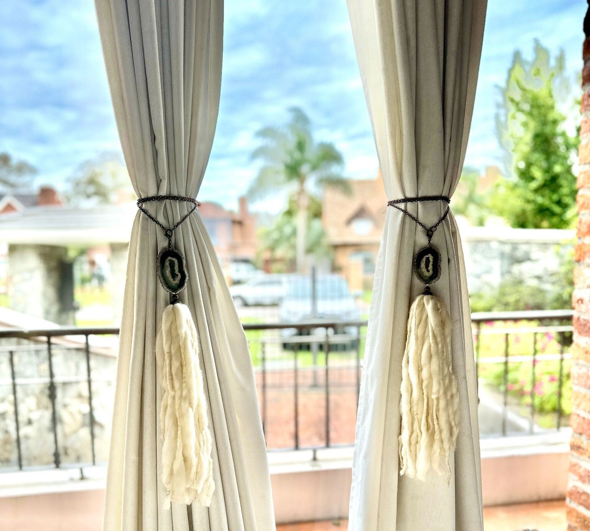 Curtains Tie Back with Amethyst Crystal and Merino Wool Tassels, Stalactite Stone Home Decor, window curtains holder with metal chains